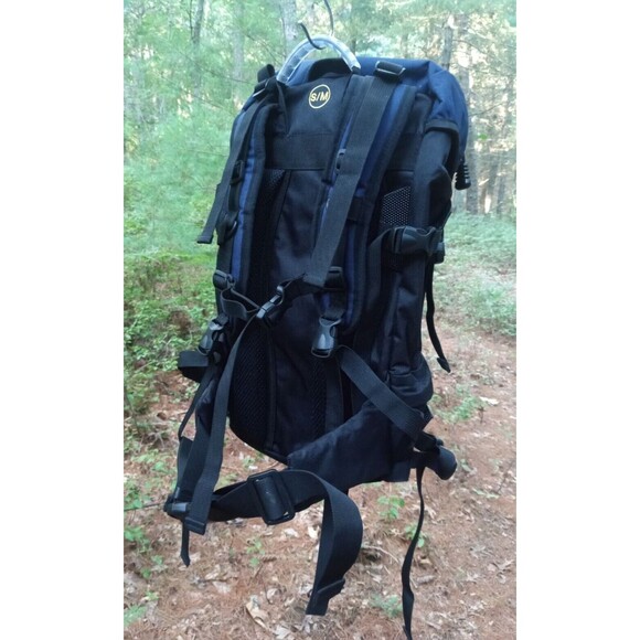 RARE--Lucky-Bums- Hiking BackPack for Kids/Teens plus hydration reservoir. - Picture 3 of 16